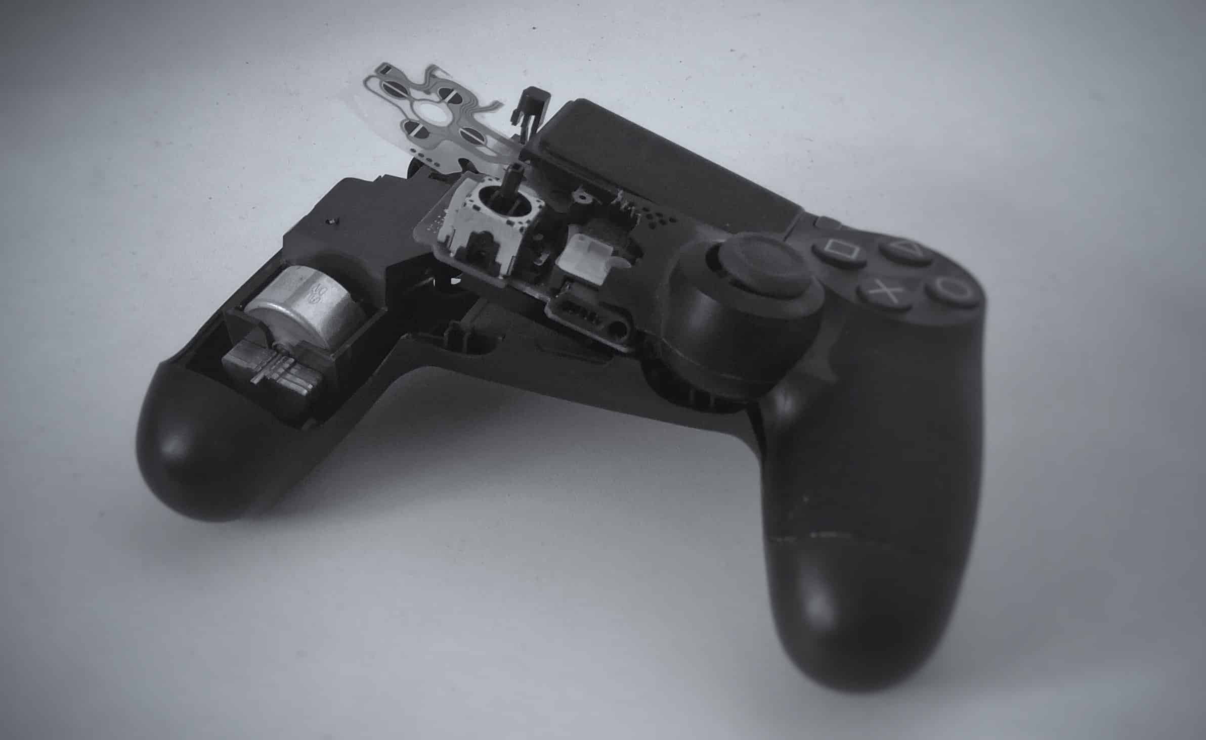 Gebroken PS4-controller | Asociaal gamegedrag